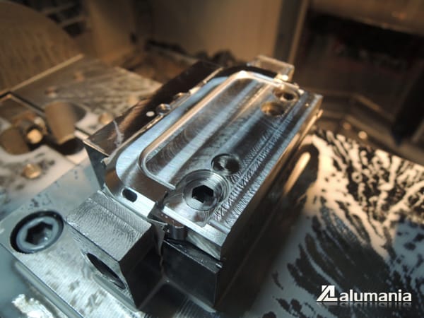 Z1用と並行して順次生産中です。