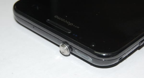 試作品のイヤフォンキャップをGALAXY_S2_LTEに装着すると…