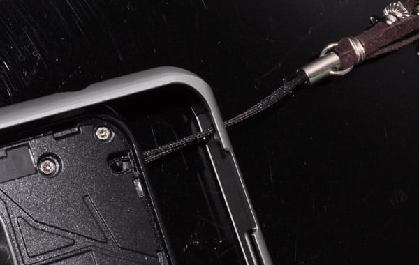 ストラップの取り付け方について