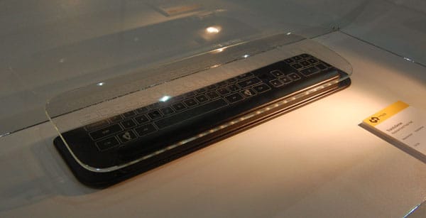 近未来的に感じるキーボード