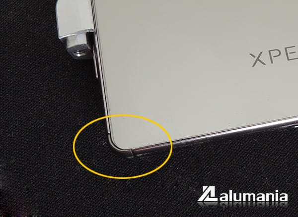 Z5 PREMIUM用EDGE LINEの開発状況