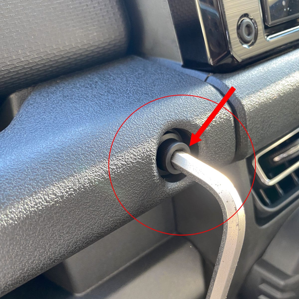 ジムニーのインパネ周りのダミーボルト