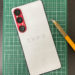XPERIA1VIの背面型紙貼り付け