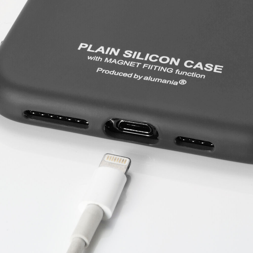 alumania PLAIN SILICON CASE for iPhone11 USB開口部