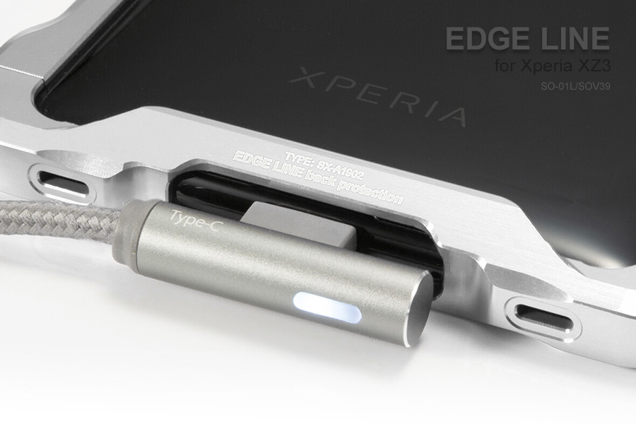 Xperia XZ3 充電端子部分開口画像